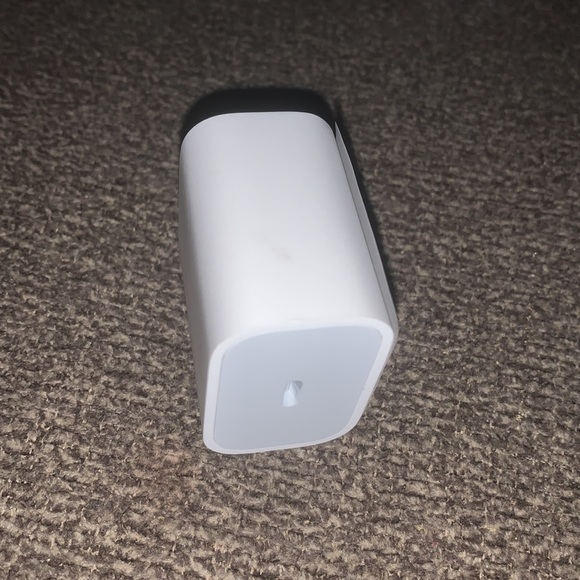 Authentic Apple Charger (regular length cord 1m) - Picture 2 of 5